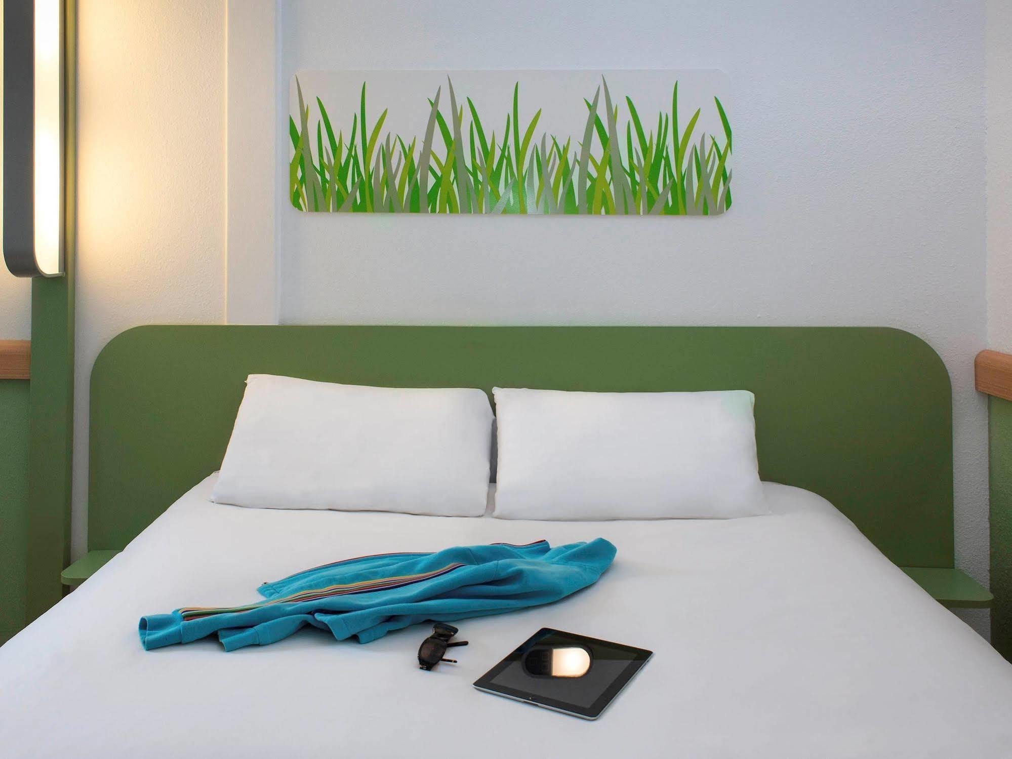 Ibis Budget Chambery Sud Challes Les Eaux Exterior foto