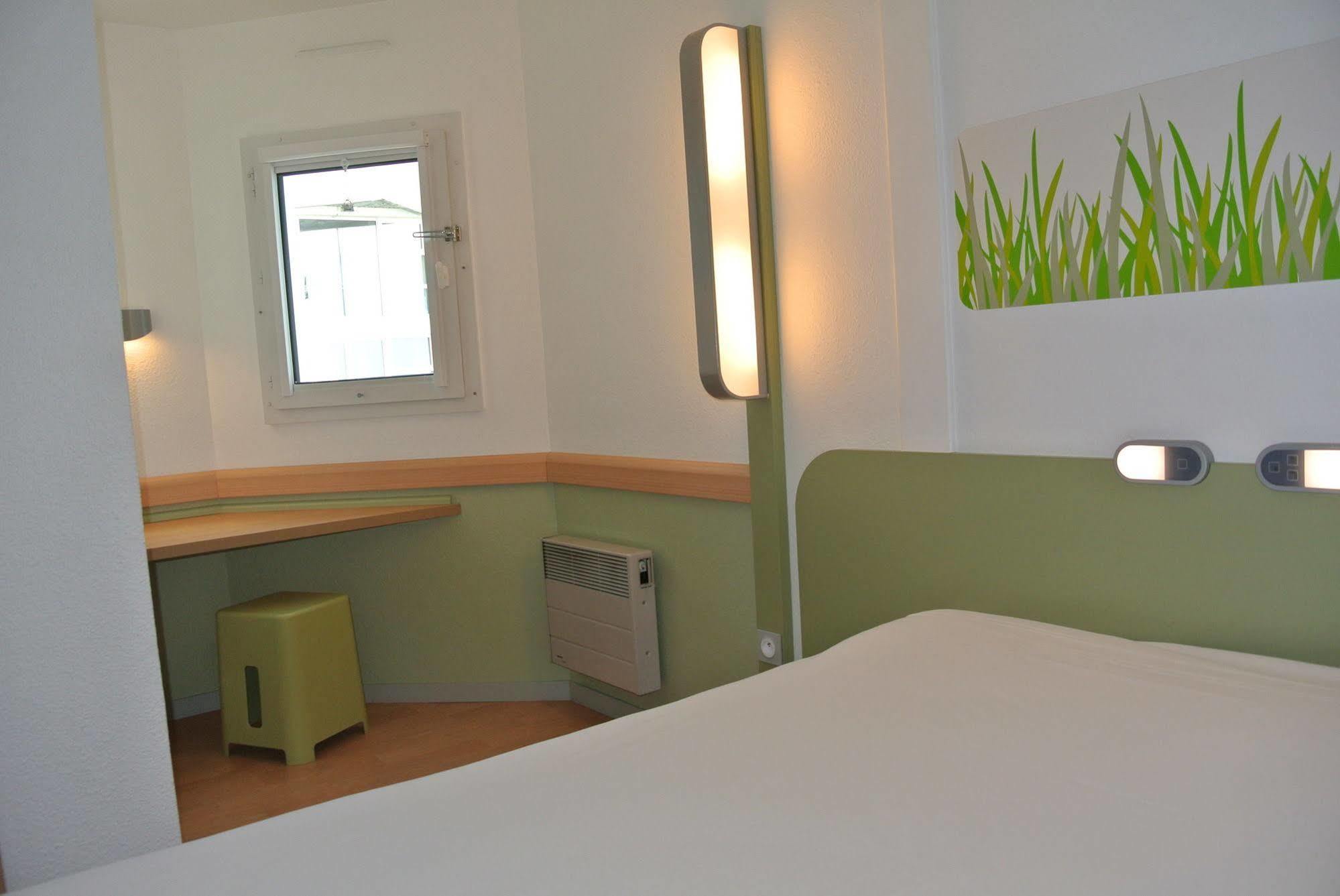 Ibis Budget Chambery Sud Challes Les Eaux Exterior foto