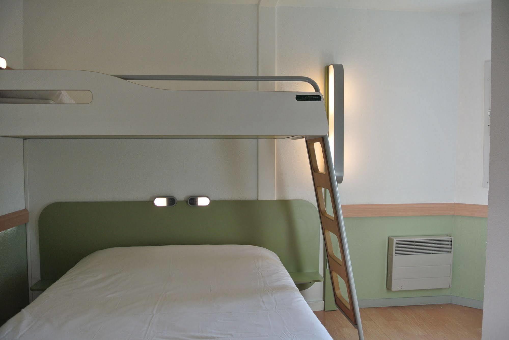 Ibis Budget Chambery Sud Challes Les Eaux Exterior foto